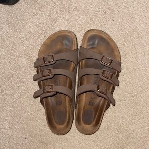 3 strapped Birkenstock’s